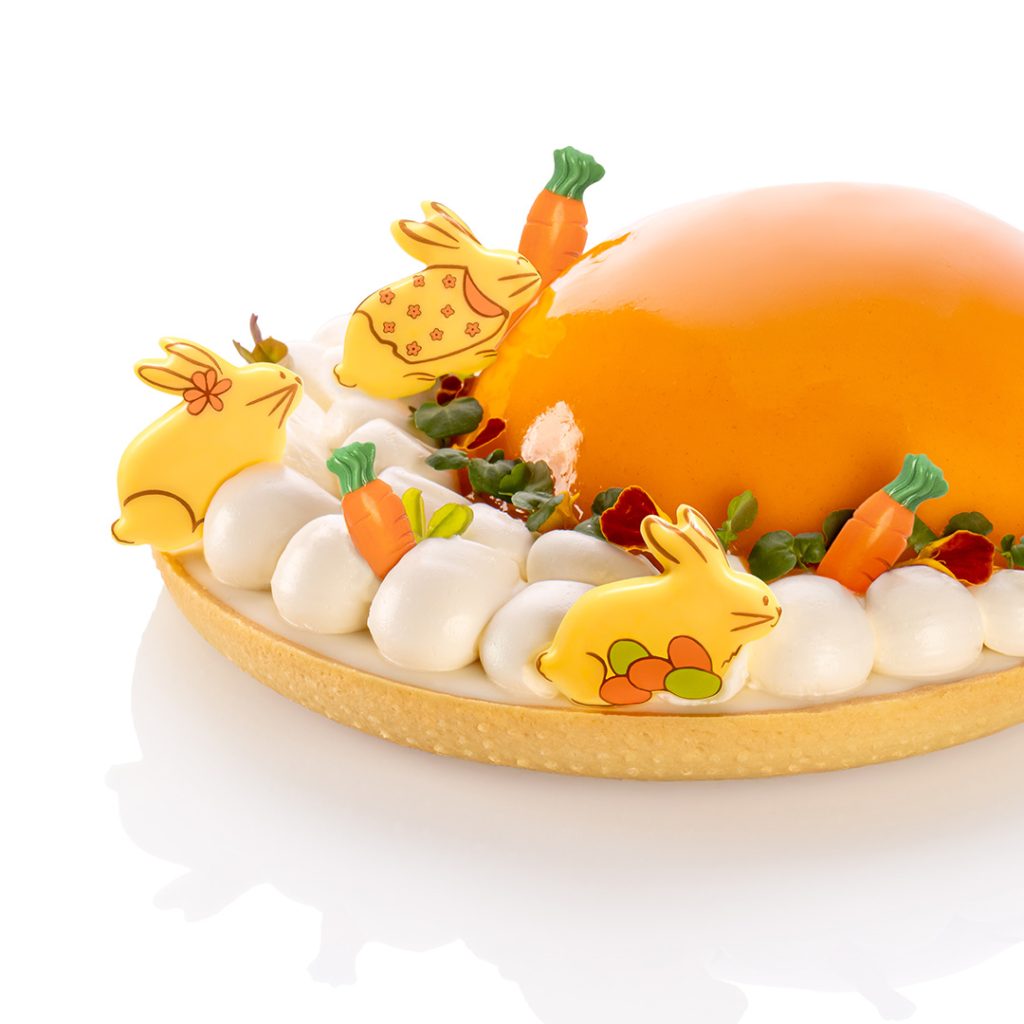 Yellow bunnies on easter tart