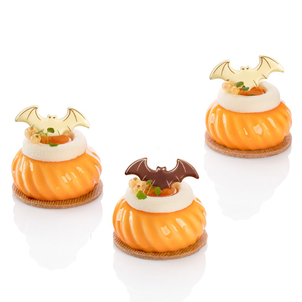 Halloween dessert with bats